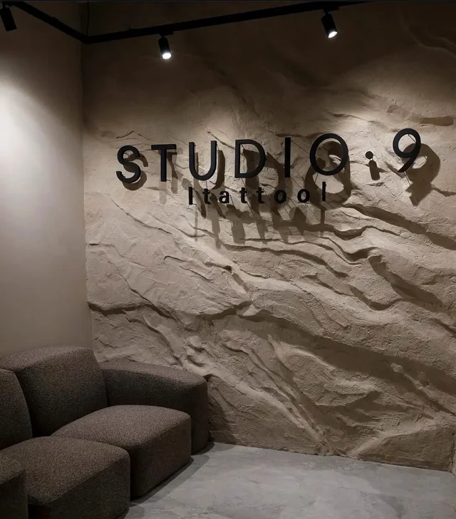 QuasiStein-Felswand für Studio 9